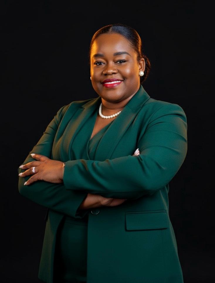 Edna Lopes - Estrategista de Pessoas e Negócios, licenciada em Psicologia da Educação, com pós-graduações em Recursos Humanos e Business Management.